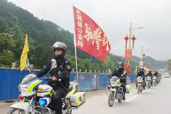 骑警高清图,骑警实拍