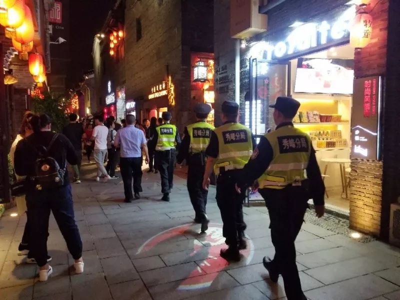 骑警高清图,骑警实拍