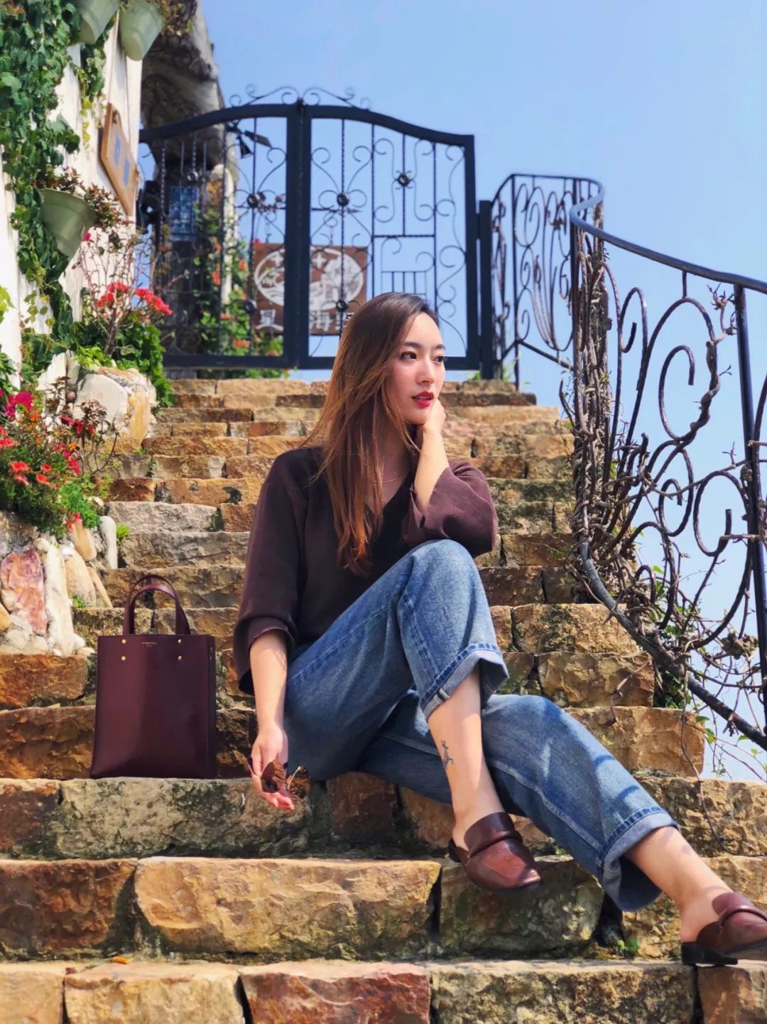 在浙江海边发现了一座欧式石头村落，它的美胜似五渔村，又像圣托里尼