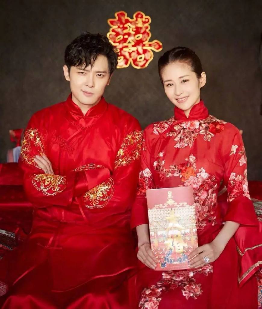 付辛博颖儿机场照睡衣,付辛博颖儿礼服