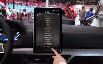 车内智能旋转显示屏,车内可以旋转的主屏幕