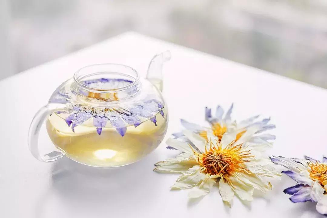 泡莲花茶,玫瑰花莲花茶
