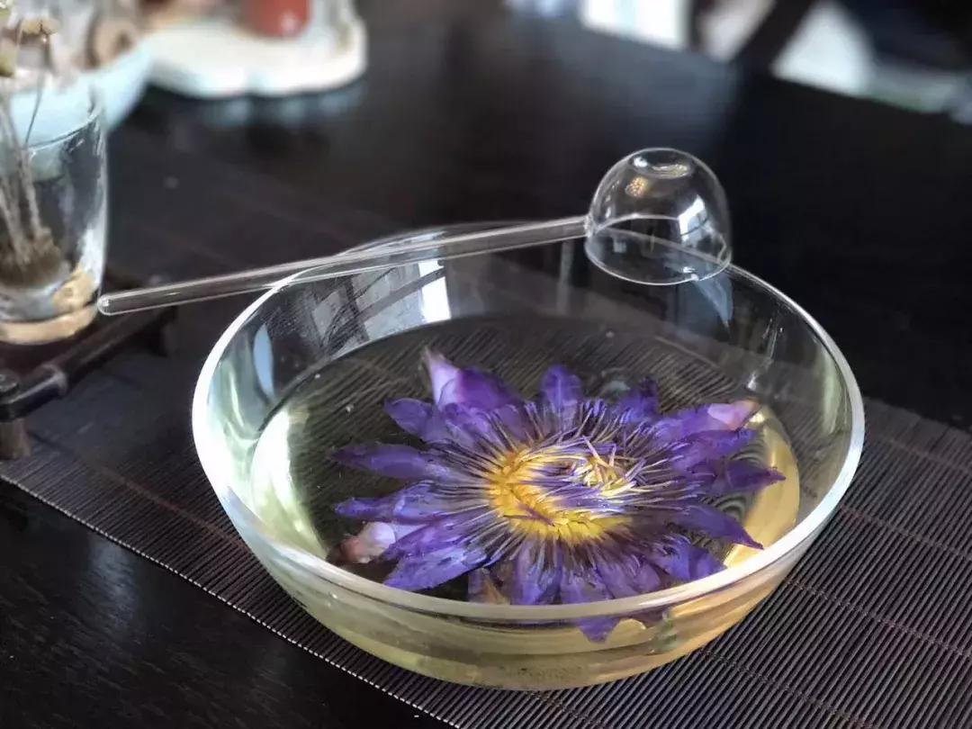 泡莲花茶,玫瑰花莲花茶