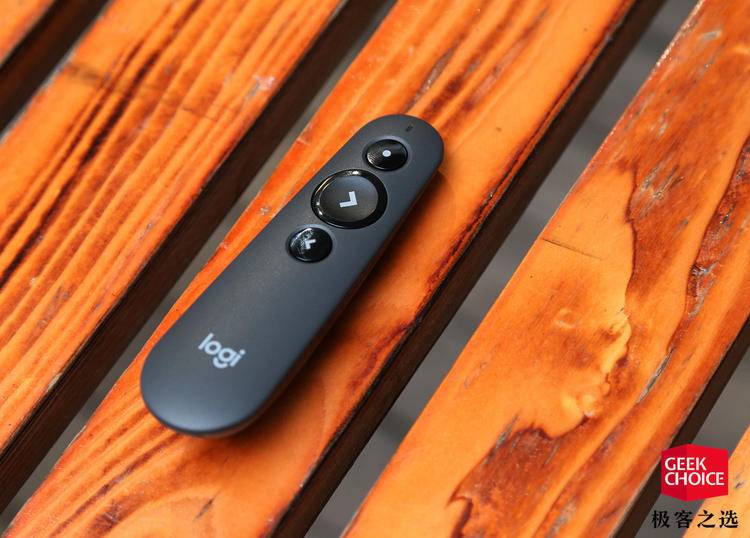 你和「眉飞色舞」的演讲者之间，可能还差一个出色的无线演示器