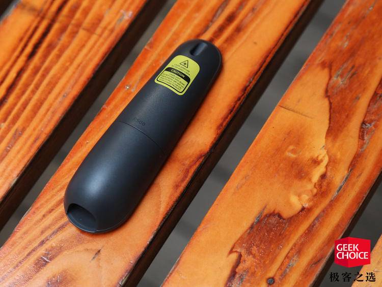 你和「眉飞色舞」的演讲者之间，可能还差一个出色的无线演示器