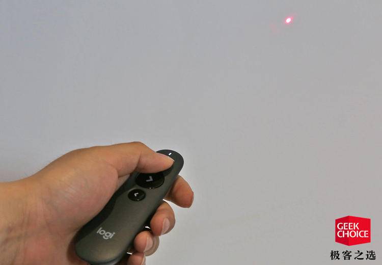 你和「眉飞色舞」的演讲者之间，可能还差一个出色的无线演示器