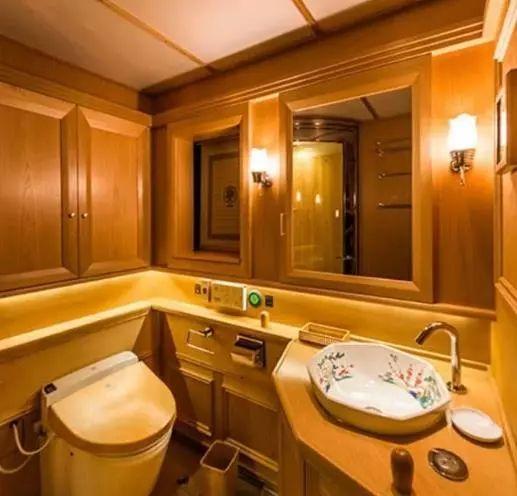 小S陪富豪带小三游日本!却直说不清楚,旅程超豪华,一天花10万