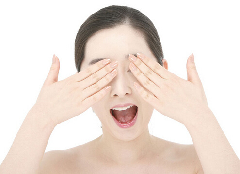 右眼皮不停的跳是怎么回事,下眼皮一直跳动个不停什么意思