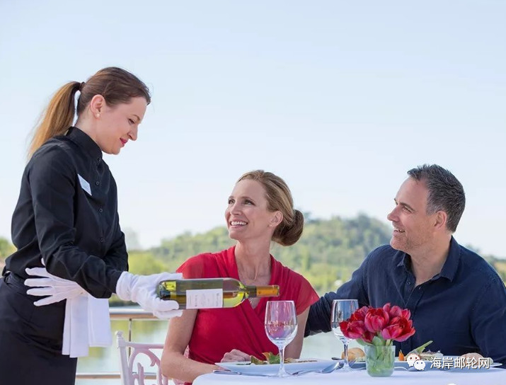 国际邮轮海乘招聘条件,邮轮海乘的工作怎么样