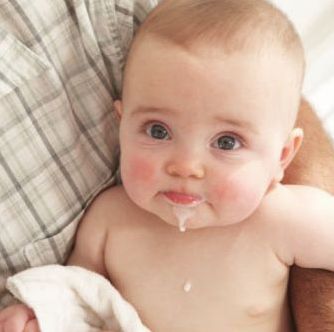 宝宝呕吐家长该怎么处理,宝宝呕吐得好凶怎么办