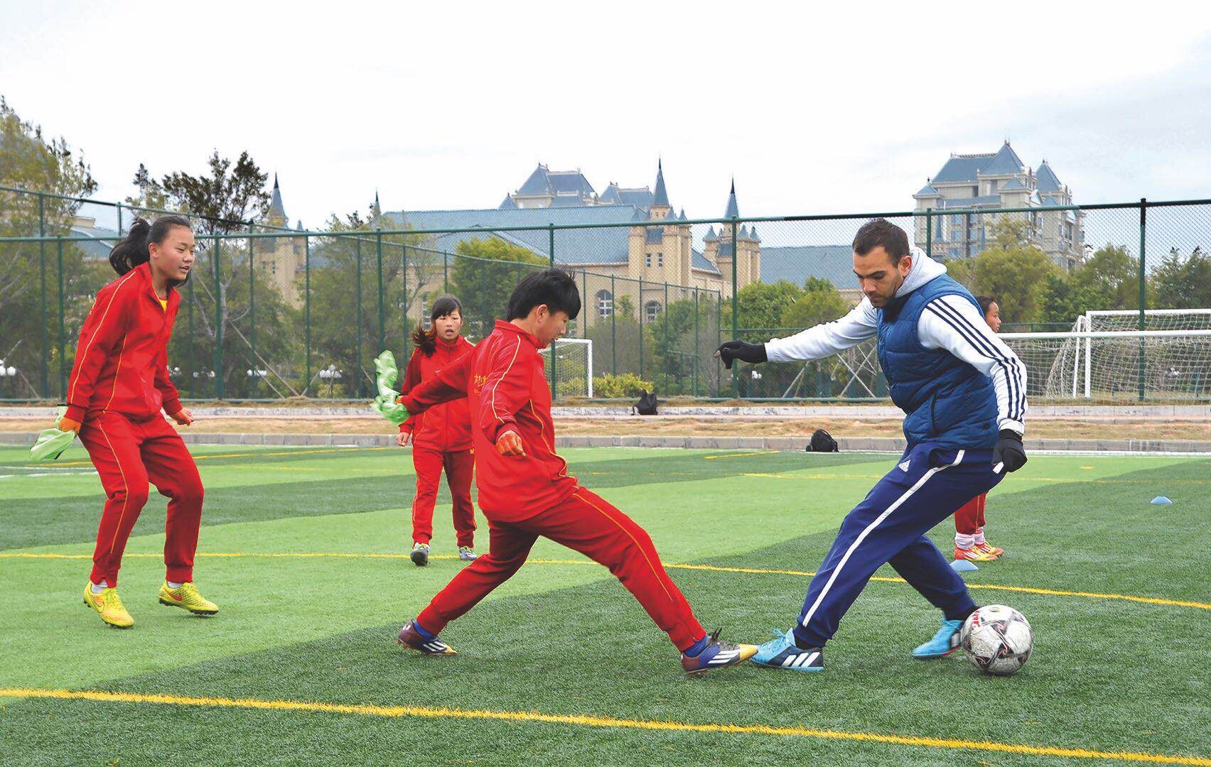 体教融合新路径,恒大足校转型