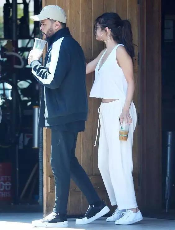 夏天小白鞋黑色和棕色哪个好看,夏天和白鞋子更配