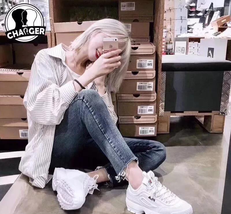 夏天小白鞋黑色和棕色哪个好看,夏天和白鞋子更配