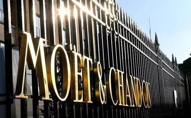 10532亿！告诉你世界第一奢侈品帝国LVMH是怎么炼成的