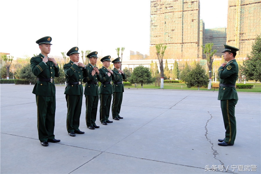 “贯彻落实新条令、塑造*队军**好样子”——*警武**石嘴山支队掀起学习共同条令活动热潮