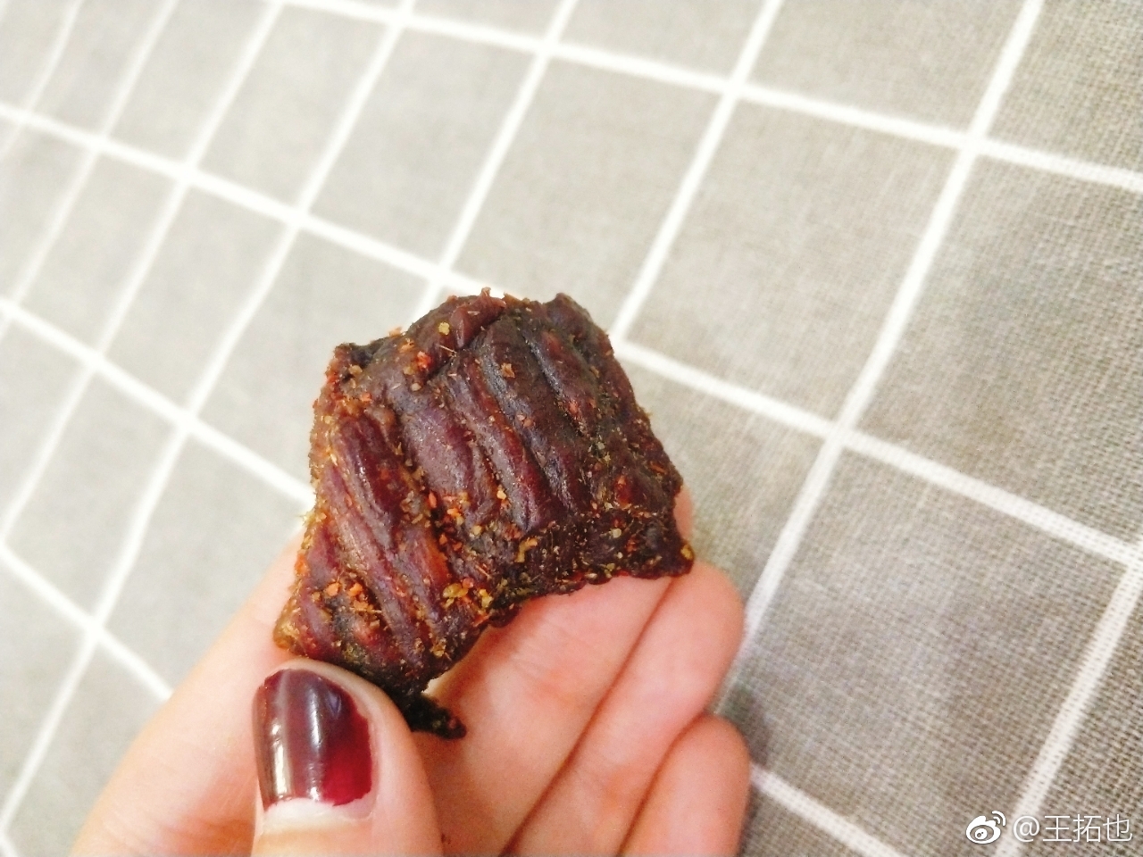 现烤的牛肉干烤得出油真解馋,津味牛肉干