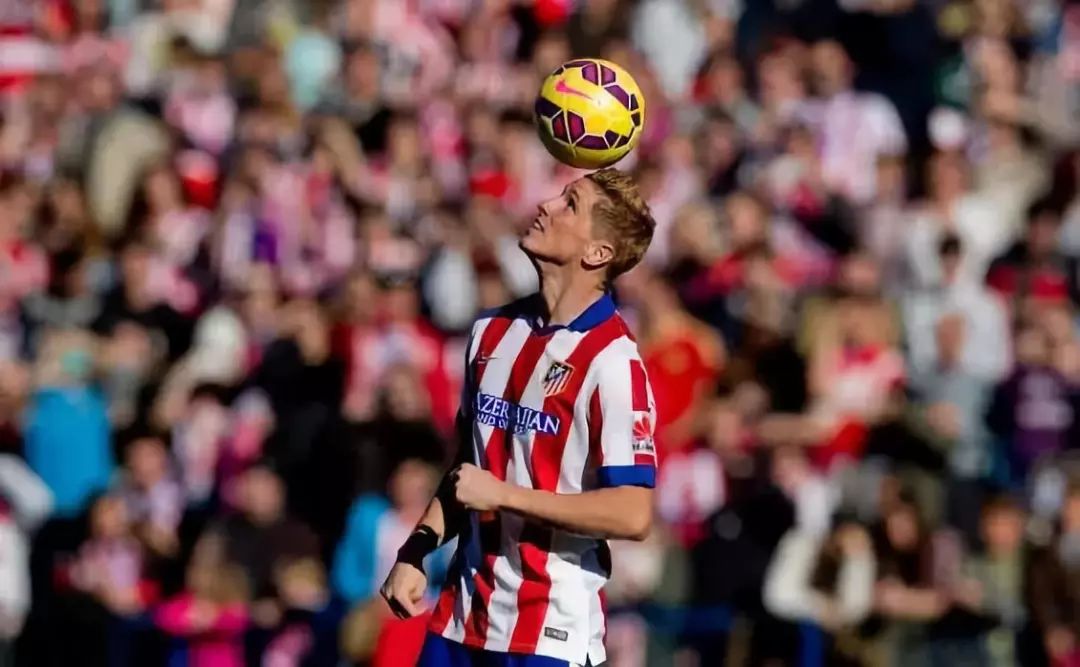 是他让我明白：满脸雀斑的男人也可以这么帅！