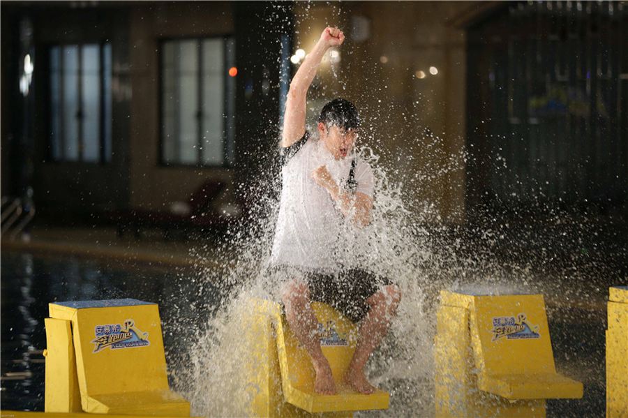 奔跑吧撕名牌郑恺邓超,奔跑吧撕名牌邓超李晨
