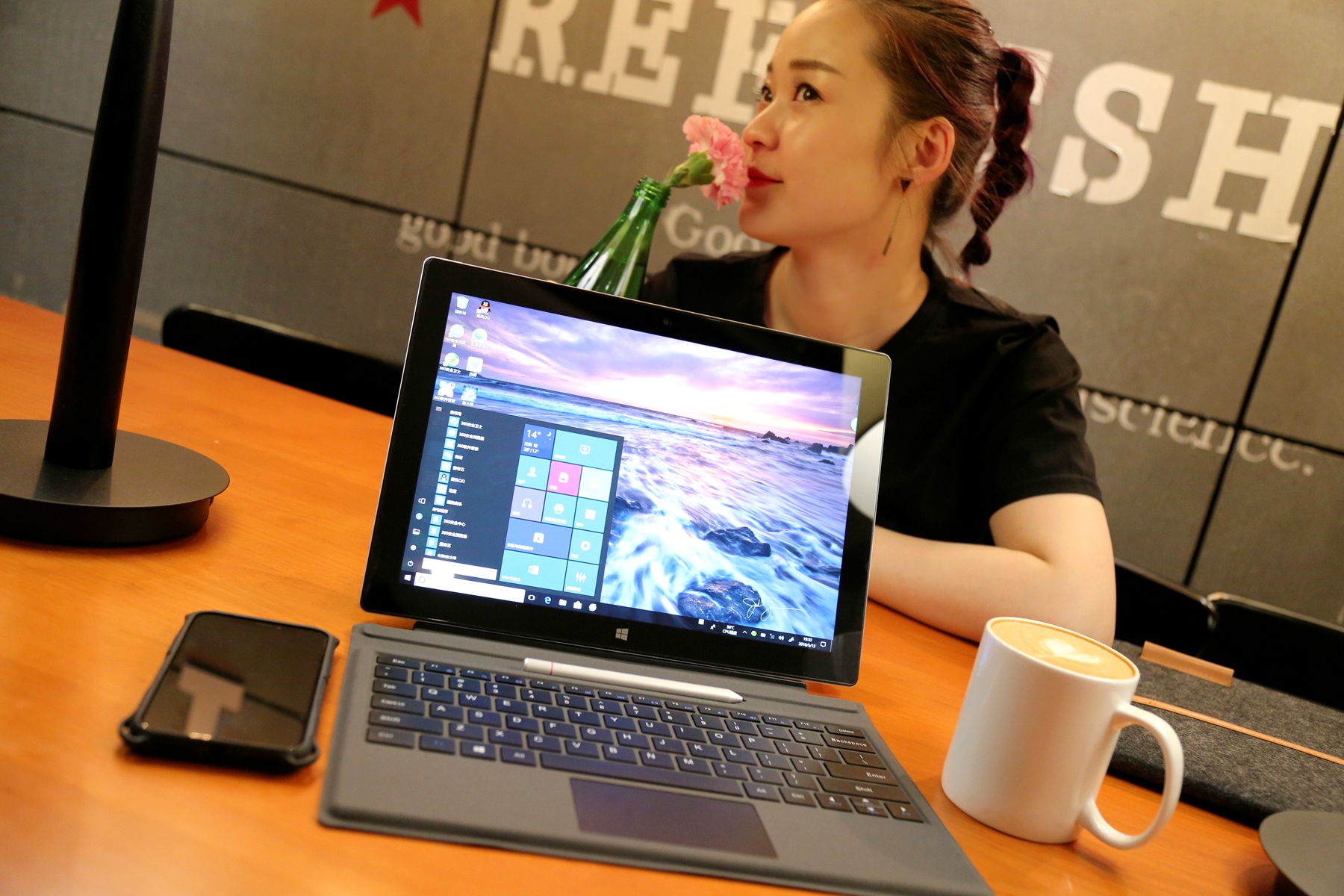 voyoi7plus二合一平板电脑,轻薄便携兼具性能笔记本5000