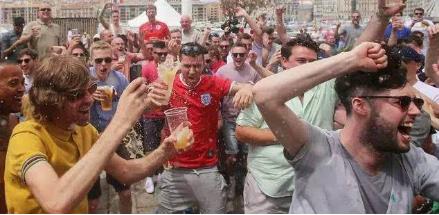 在英国穿上这个玩具,你的娃就是幼儿园之王