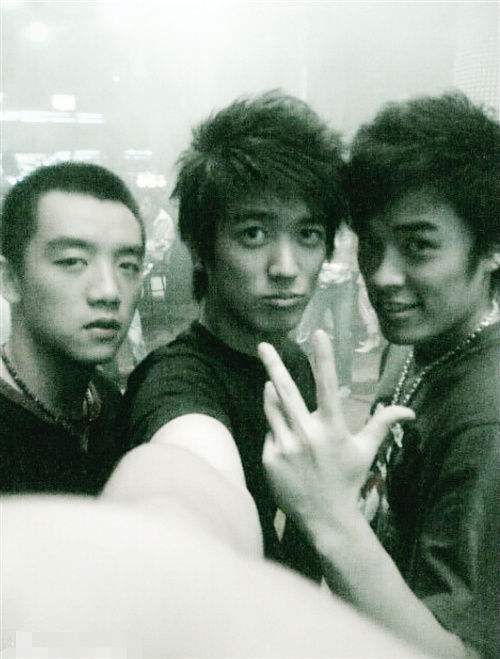 郑恺晒照,郑恺被爱情公寓五个人撕是哪一期