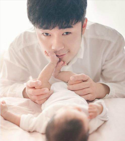 郑恺晒照,郑恺被爱情公寓五个人撕是哪一期