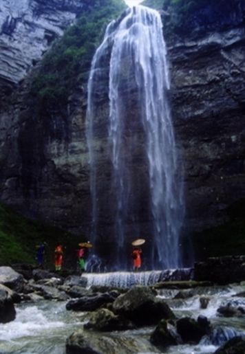 「诗词原创」聂双｜春波碧草娇红媚燕语莺言意挽归