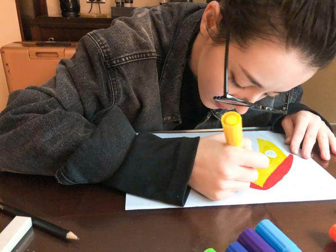 2017迪丽热巴绘画视频,迪丽热巴水彩画画像