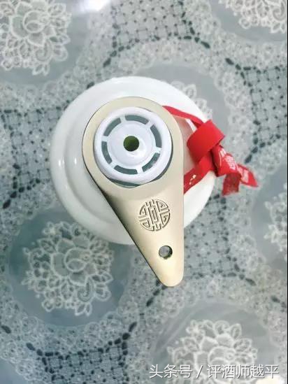 茅台酒刚开倒不出酒了怎么回事,茅台酒喝到一半倒不出怎么回事