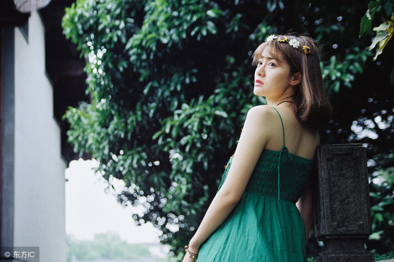 你是一个军人，知道越狱的后果，这是在背叛祖国，背叛人民