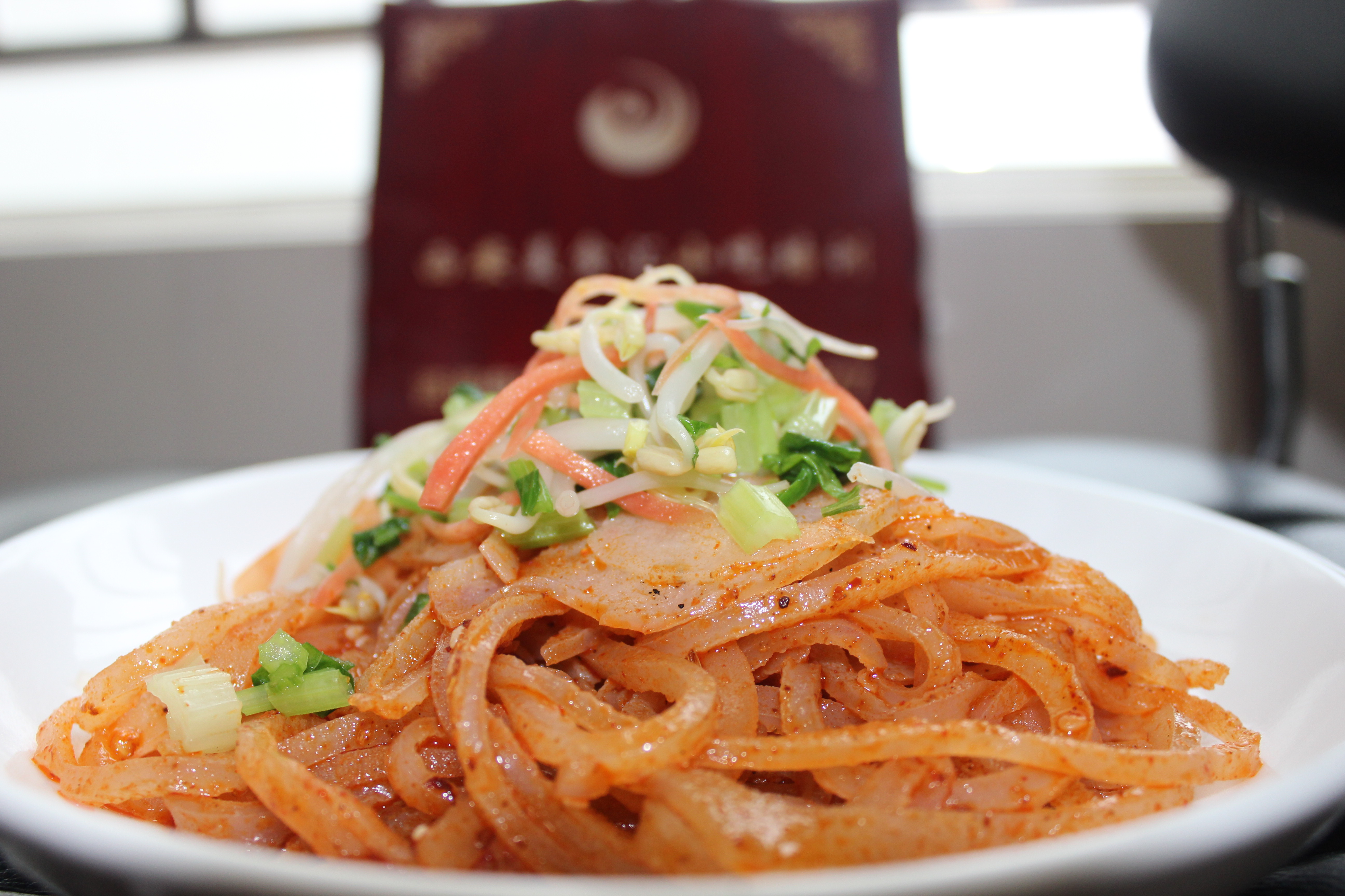 西安汇集美食攻略,西安美食汇小吃排骨面