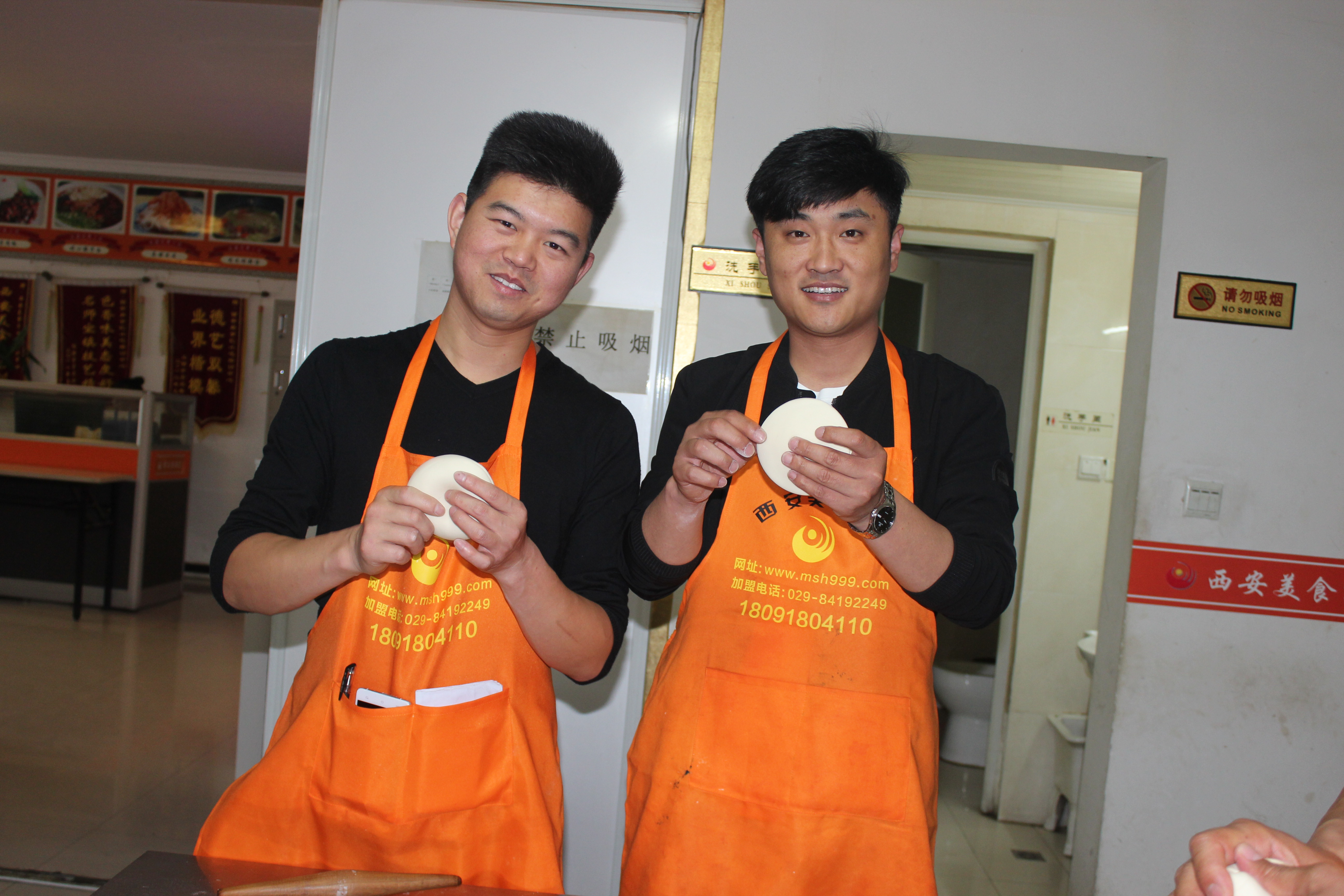 西安汇集美食攻略,西安美食汇小吃排骨面