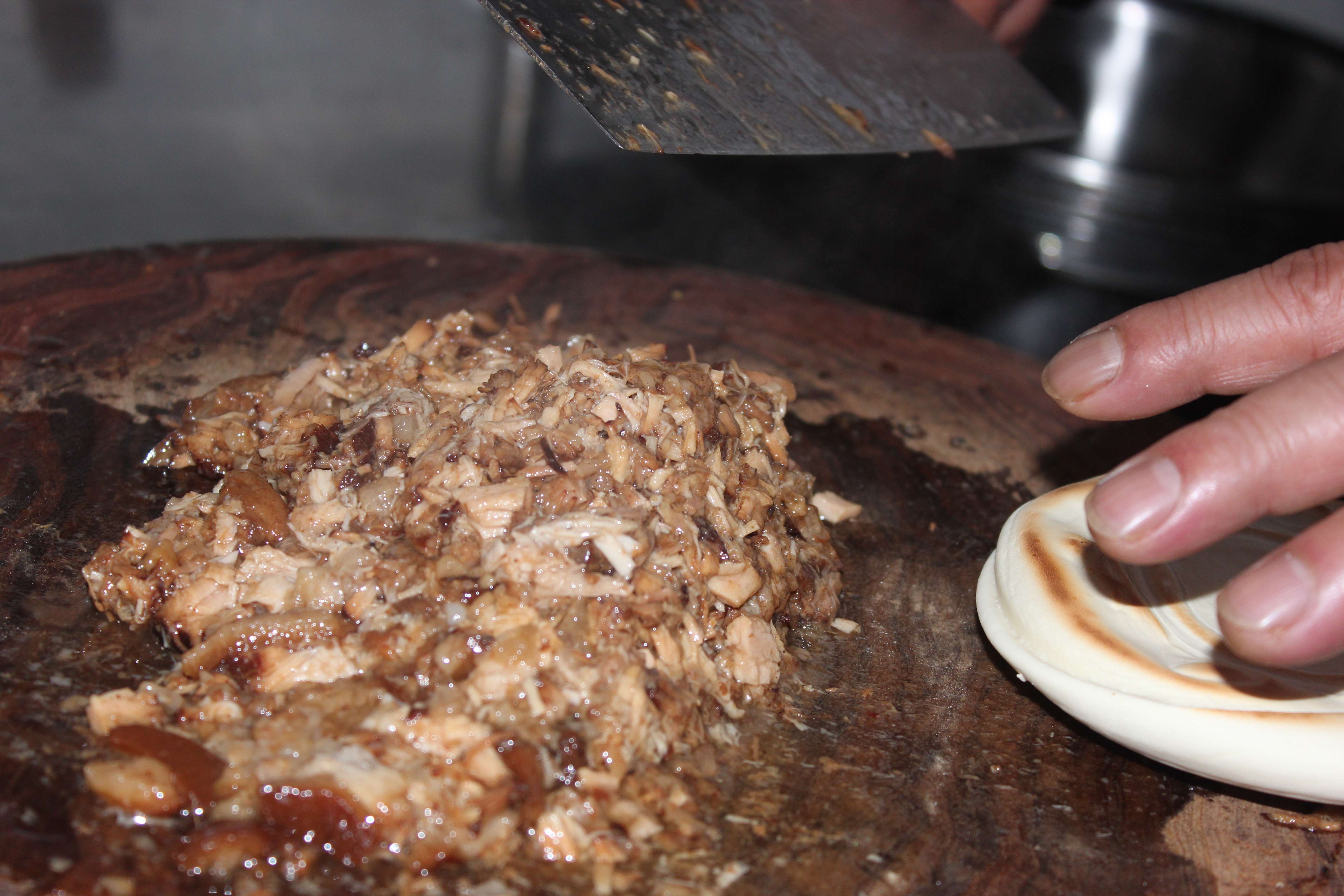 西安汇集美食攻略,西安美食汇小吃排骨面