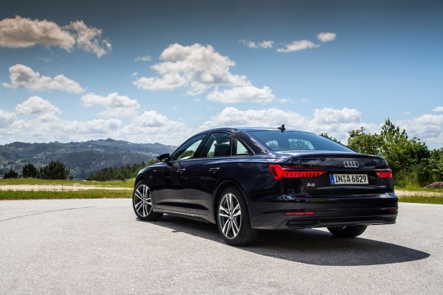 奥迪a6allroadquattro,全新奥迪a6旅行版视频