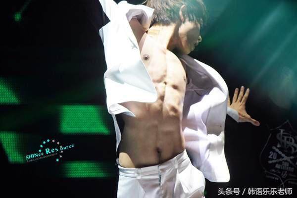 韩国男明星腹肌神图,韩国男明星小肚子突出