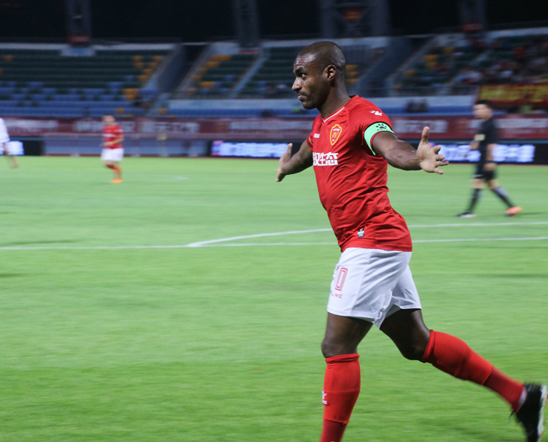 穆里奇停赛8场梅县要裁他吗？当然不！租个中超外援替鸡爷挺好的