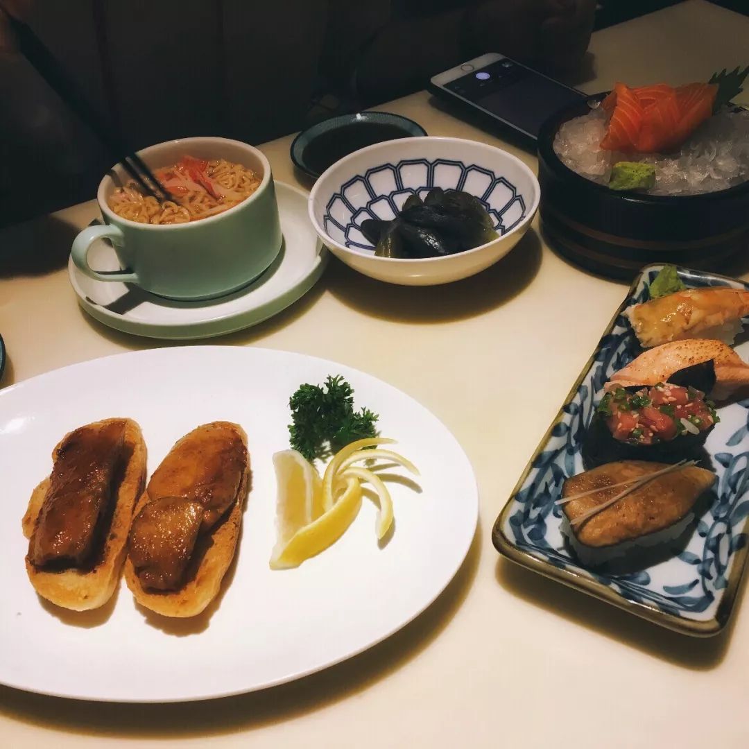 小贾和卡戴珊都用的拍立得APP，真得不试一下吗？丨编辑推荐