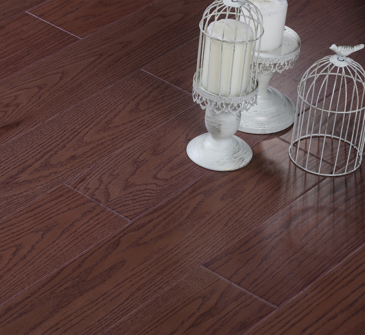 美国红橡地板价格多少,美国红橡原木地板铺贴效果图大全