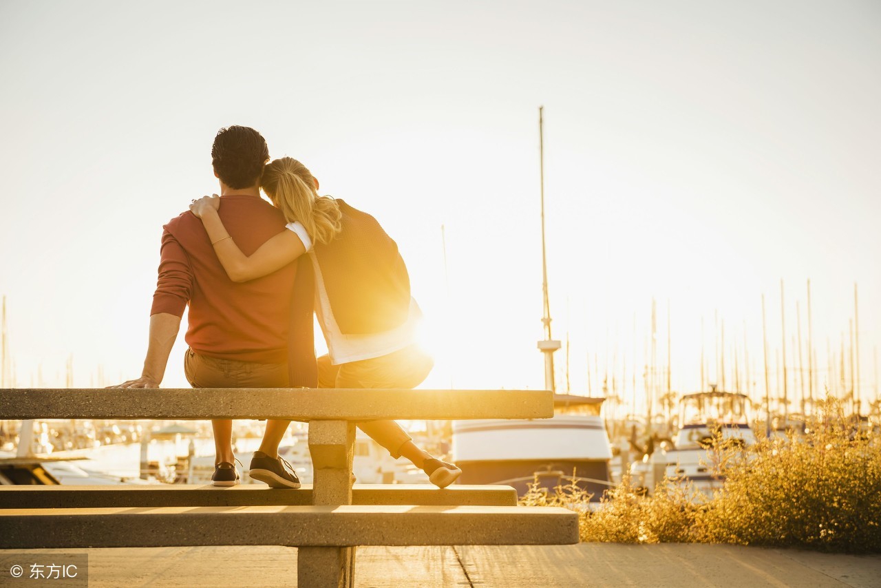 两个人在一起多久可以亲脸,两个人在一起多久接吻最合适