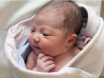 胎儿长头发孕妇什么感受,胎儿长头发期间孕妇会出现恶心吗