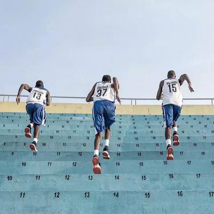 想要打好篮球就努力的视频,想要打好球应该知道的道理