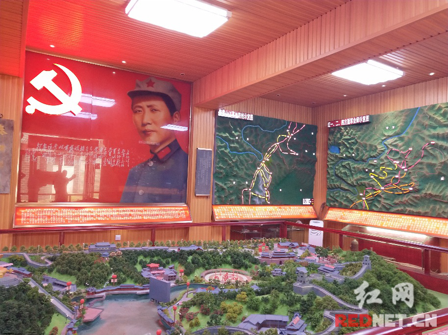 6旬父亲寻子20年,6旬父亲翻老照片