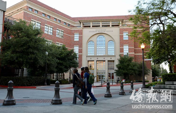 不当触摸“狼医”行为涉性侵罪