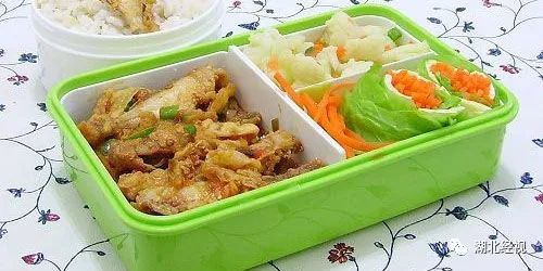 武汉八旬老夫妻为节约吃了隔夜饭,结果双双中风!吃剩菜这些事一定要注意!