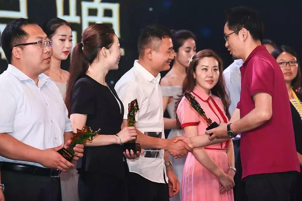 商业联合会获奖名单,商会获得优秀商会称号