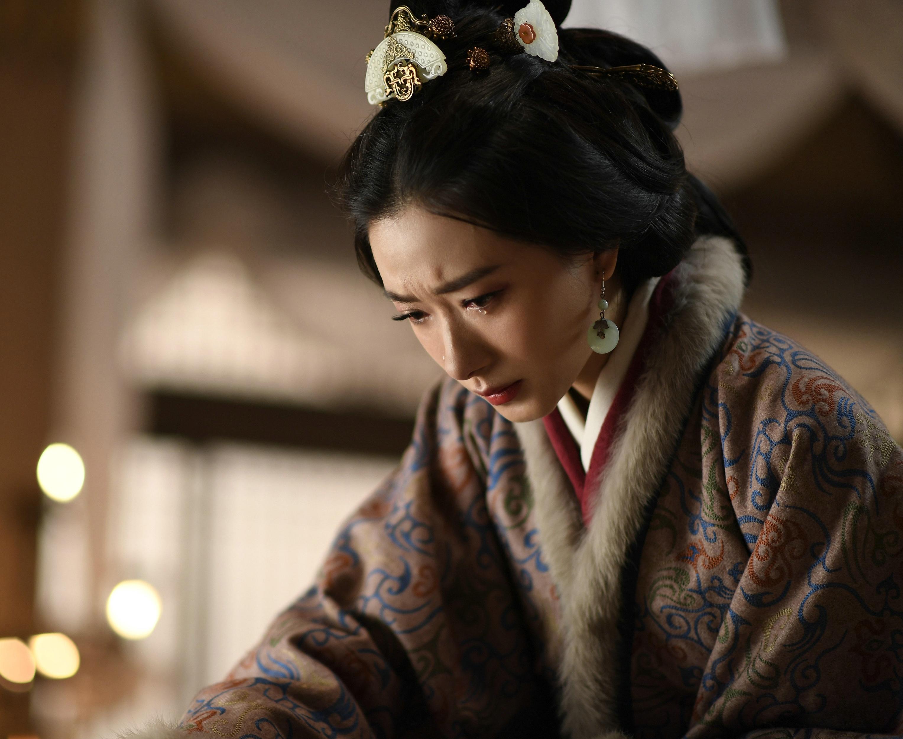 汉献帝皇后伏寿被曹操赐死,曹操为什么要杀死给他盖被子的人