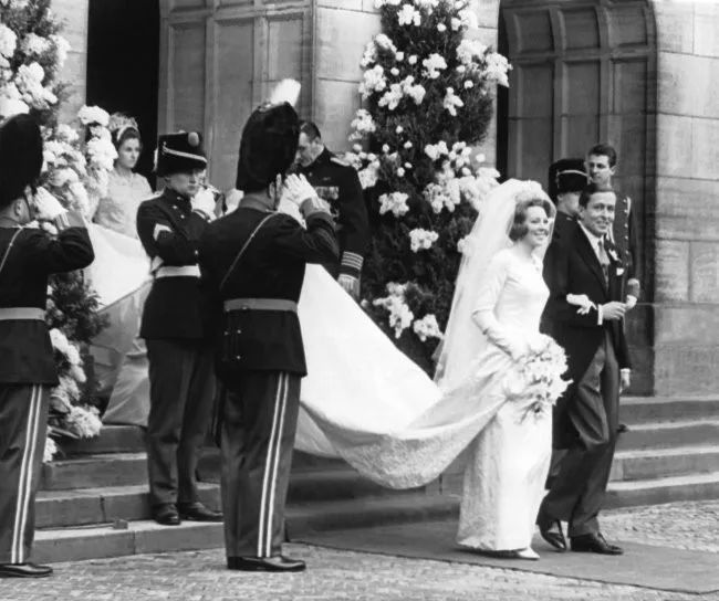 哈里新娘,哈里王妃婚纱