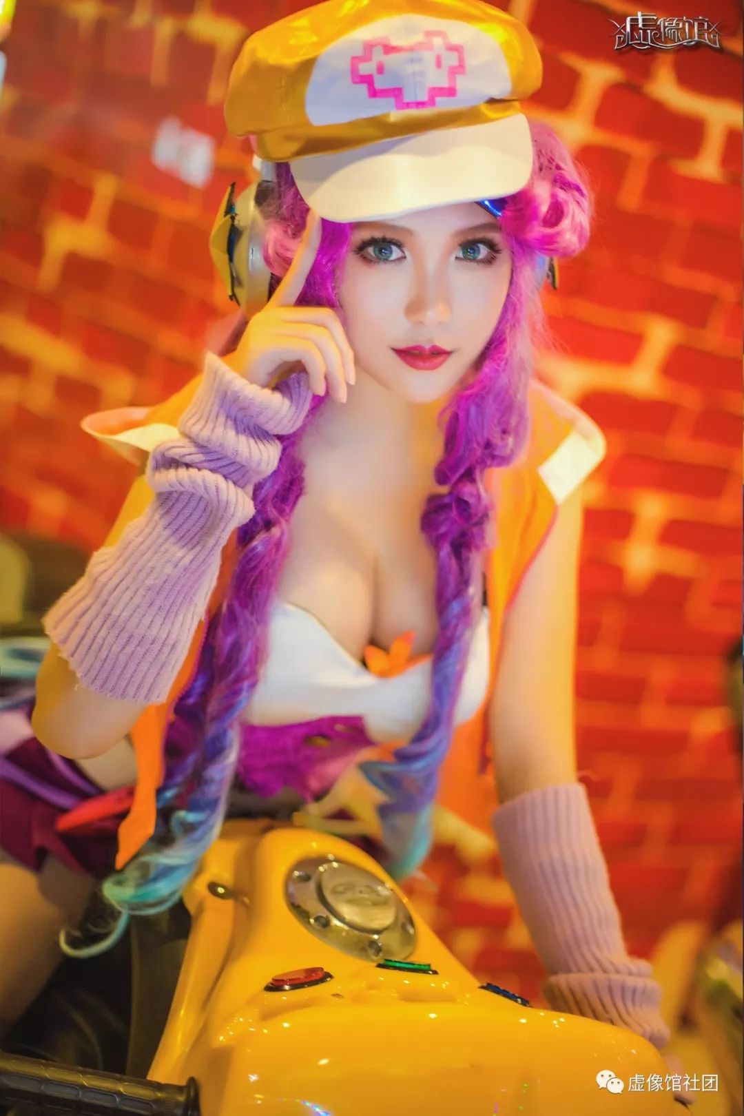 震惊！三位电玩小姐姐称霸整间游戏机室