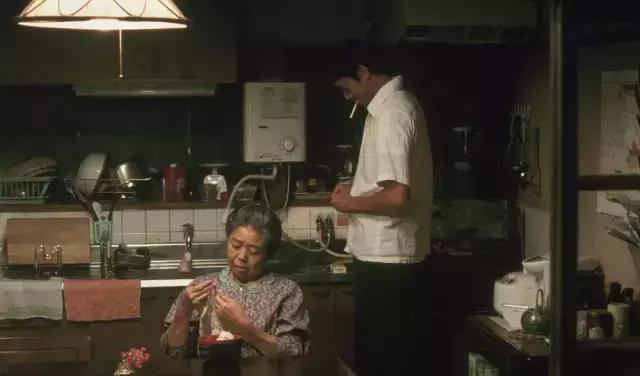 刚刚结束的戛纳电影节,日本导演是枝裕和《小偷家族》斩获金棕榈