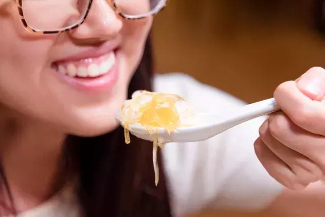 正宗佛跳墙鱼翅捞饭,佛跳墙鱼翅捞饭视频